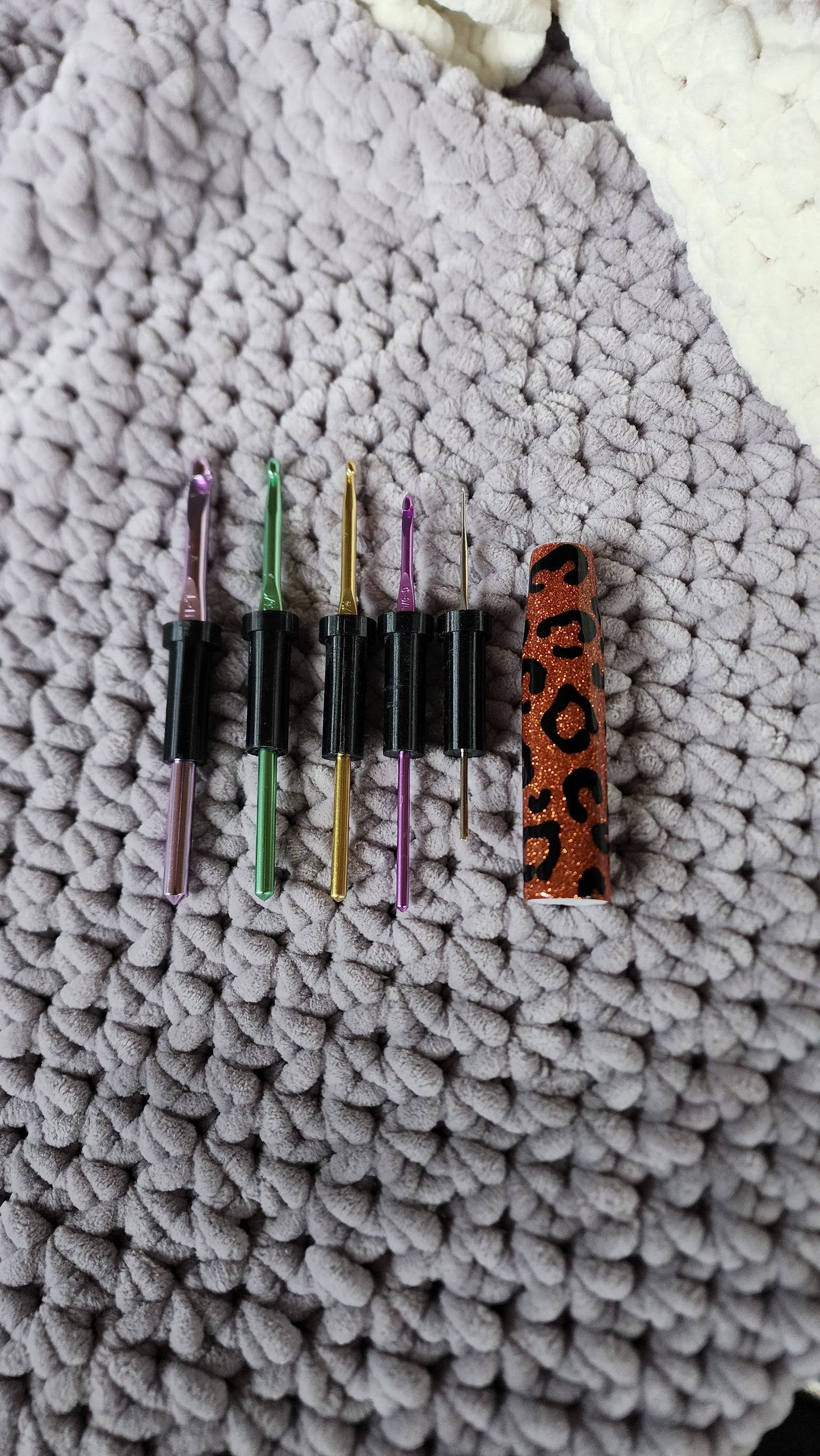 LEOPARD - The CrogoHandle