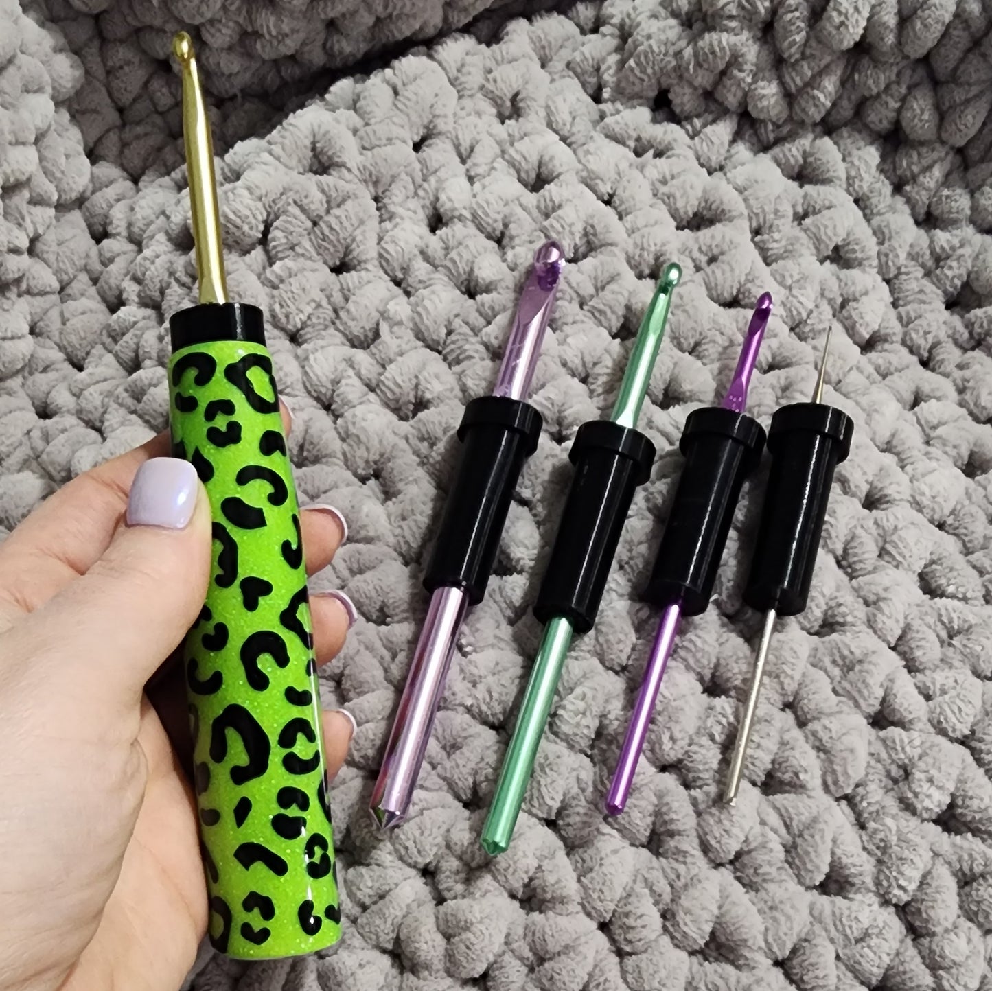 LEOPARD - The CrogoHandle