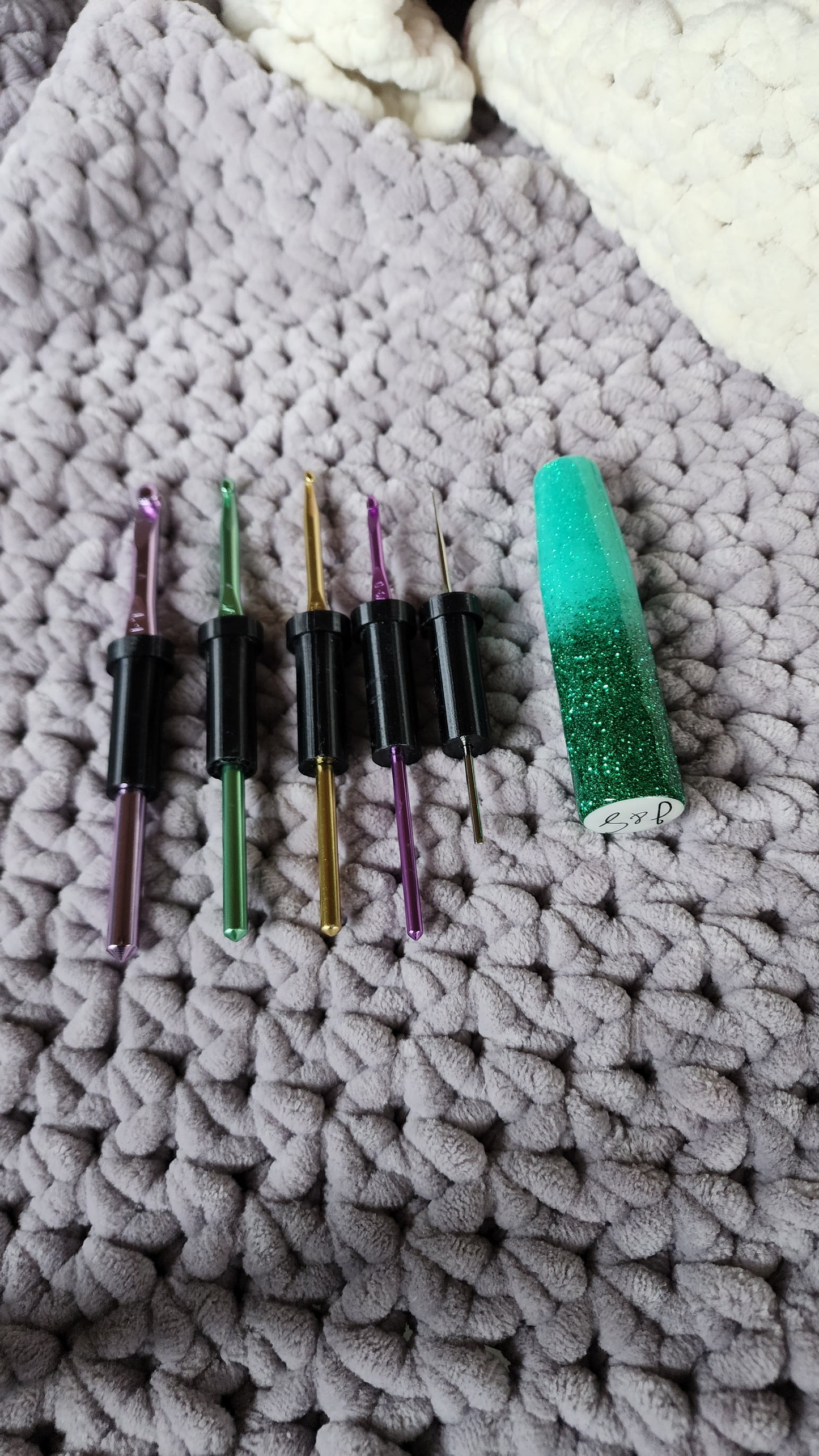 GRADIENT - The CrogoHandle