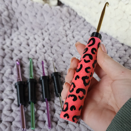 LEOPARD - The CrogoHandle