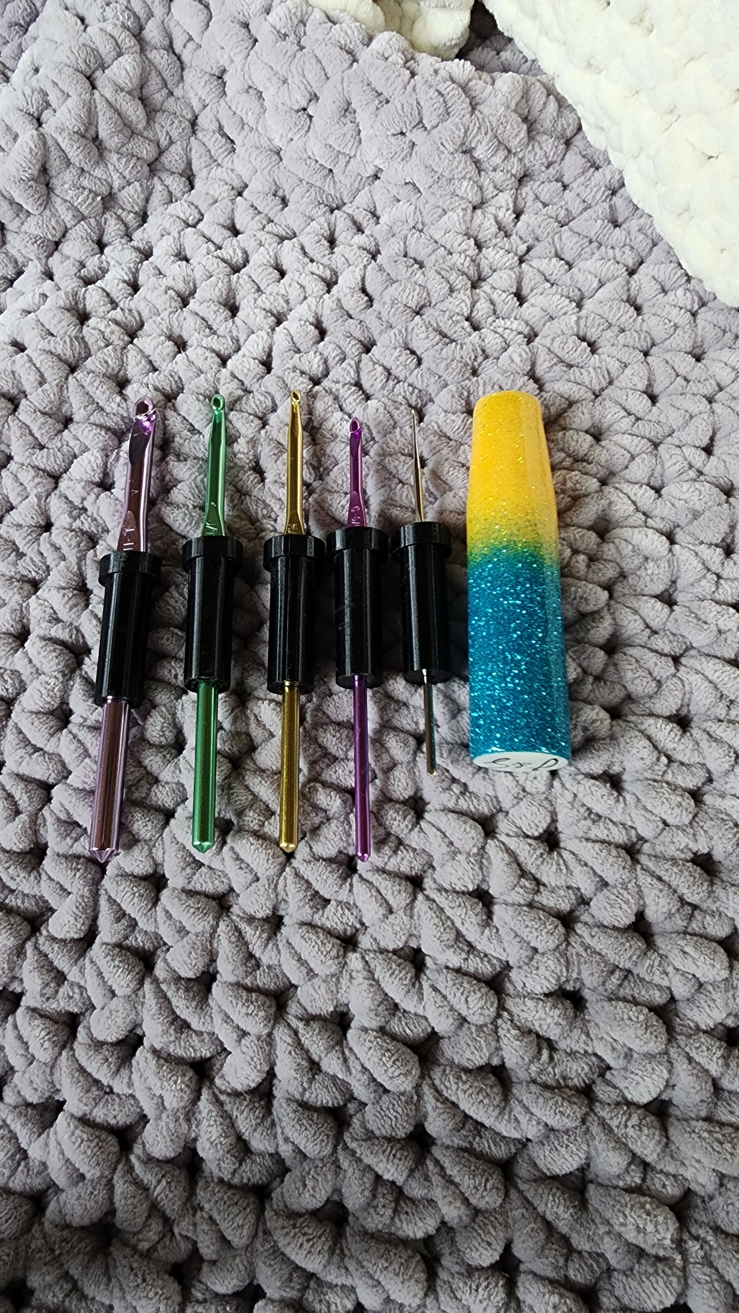 GRADIENT - The CrogoHandle