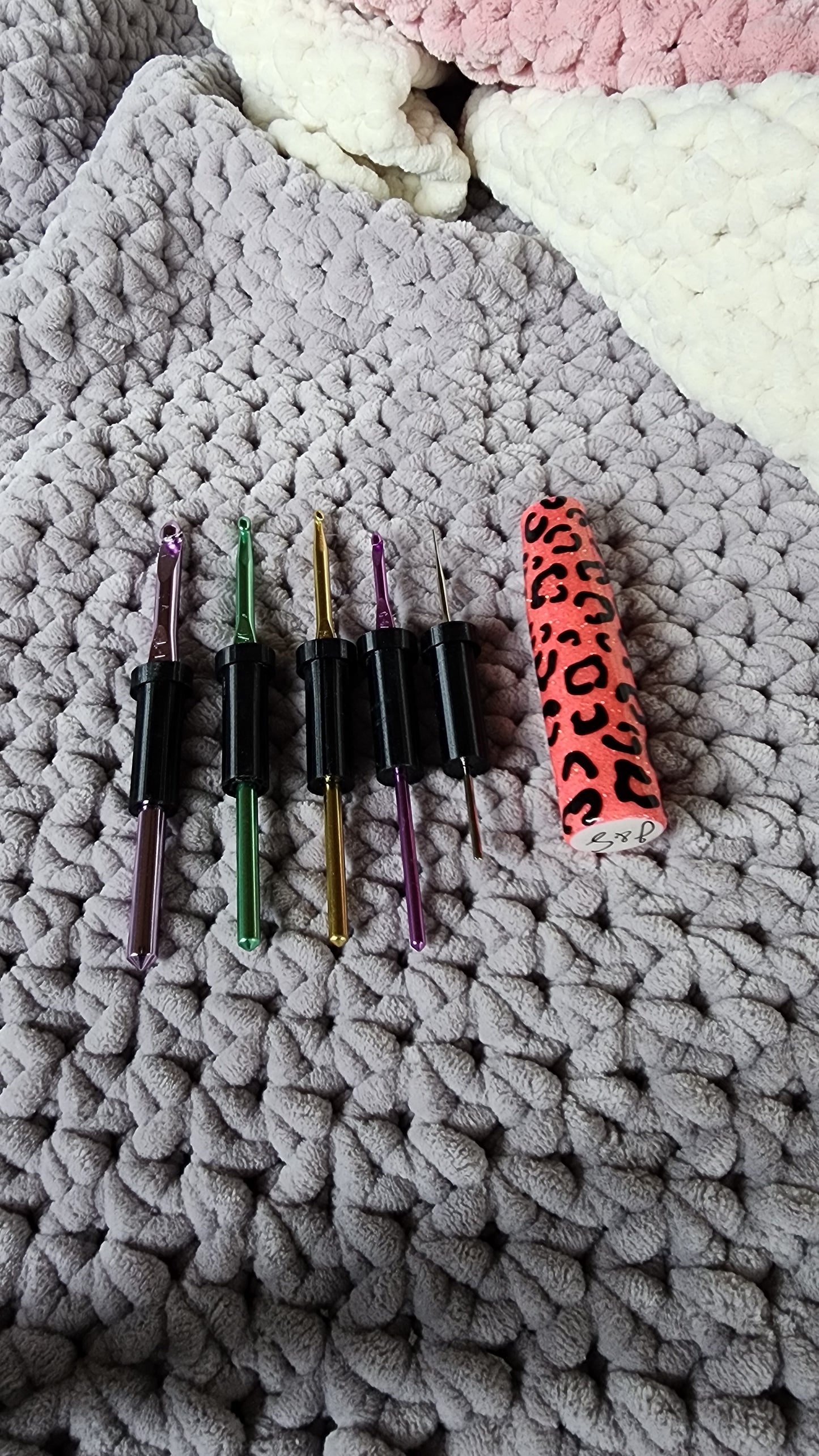 LEOPARD - The CrogoHandle