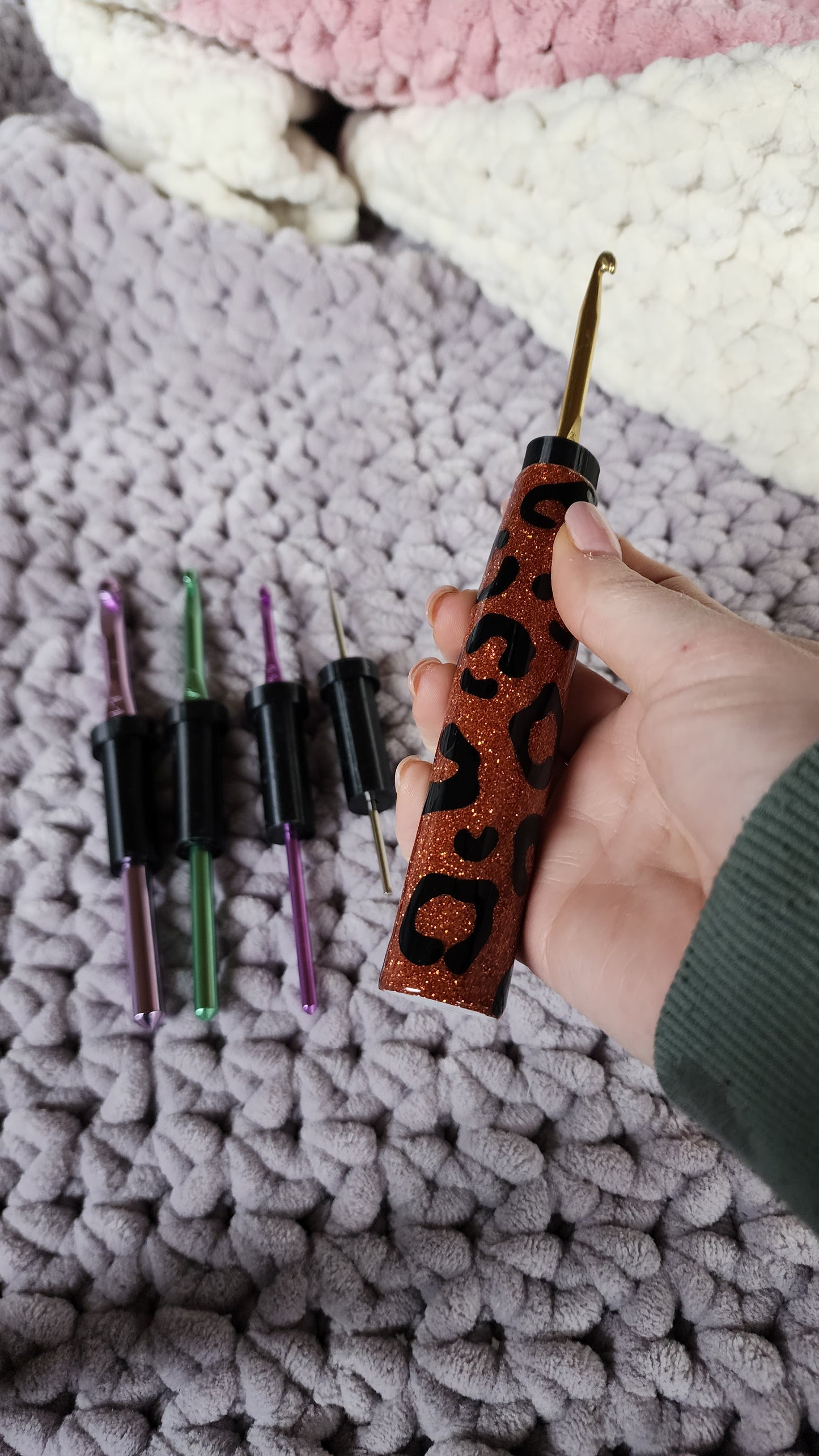 LEOPARD - The CrogoHandle