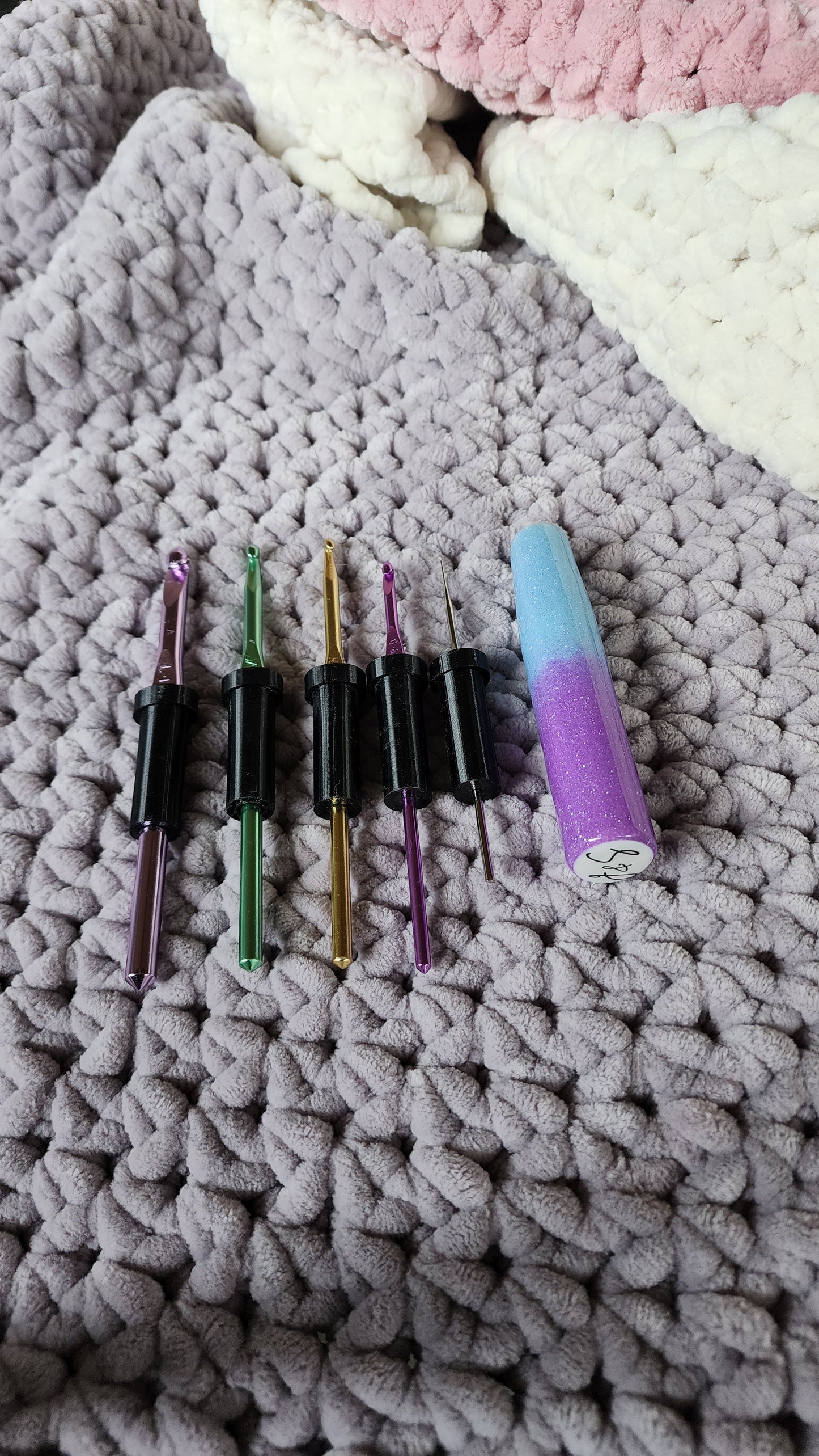 GRADIENT - The CrogoHandle